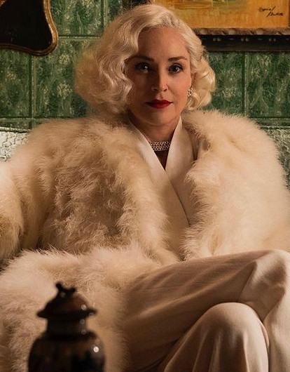 Шэрон Стоун рассказала о насилии со стороны дедушки и об увеличенной без ее согласия груди