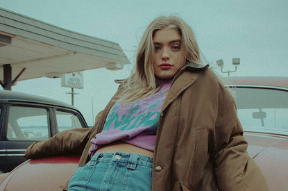 От свободных 70-х до гламурных нулевых: самые актуальные модные эпохи в 2021 году