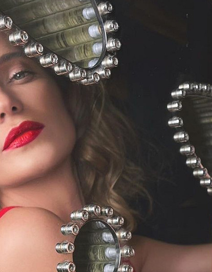 Бьюти-подарки на 8 марта маме, подруге и коллеге: советуют звезды