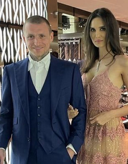 Жена Павла Мамаева прокомментировала слухи о госпитализации после измен футболиста