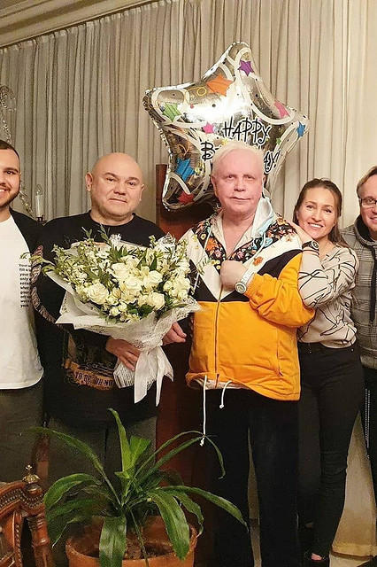 «Есть, что вспомнить»: перенесший инсульт Борис Моисеев показал фото со дня рождения