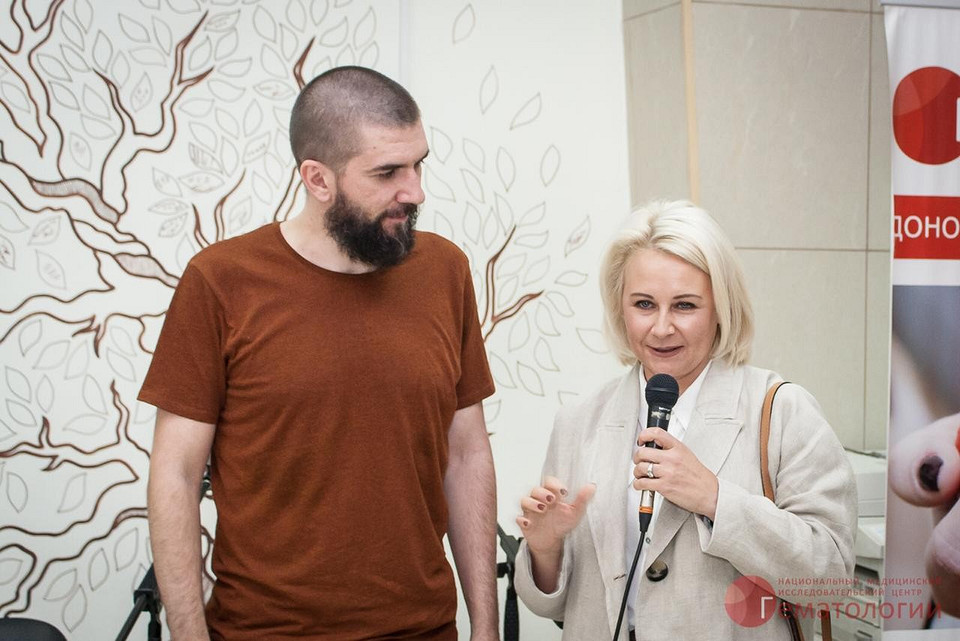 Генетические близнецы: как доноры спасают жизнь людям с лейкемией (3 истории – 3 удивительные встречи)