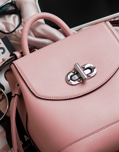 Как выбрать модный рюкзак и с какой одеждой его сочетать