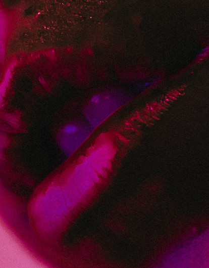 Брови на лбу и жуткие губы: что не так с перманентным макияжем