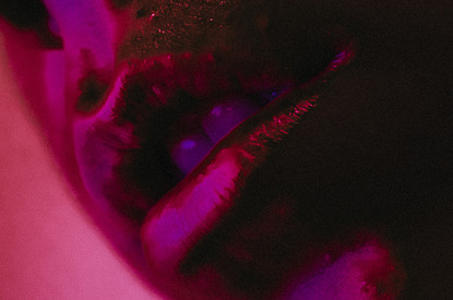 Брови на лбу и жуткие губы: что не так с перманентным макияжем