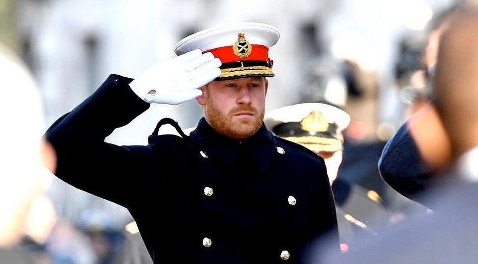 Принц Гарри вернулся в Великобританию на похороны принца Филиппа