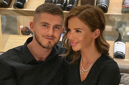 Певица Алекса тайно вышла замуж за фитнес-тренера