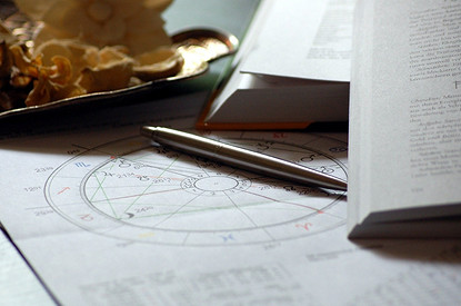Школа астрологии: какие даты нужно указывать точно при составлении личного гороскопа