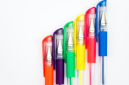 Чем и как оттереть ручку с обоев: 10 эффективных способов вывести чернила (видео)