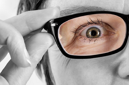 Синдром ленивого глаза: что это такое (и почему он чаще бывает у детей)