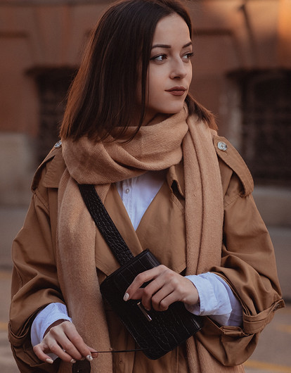 Как носить шарф с пальто: 10 стильных вариантов для любого возраста