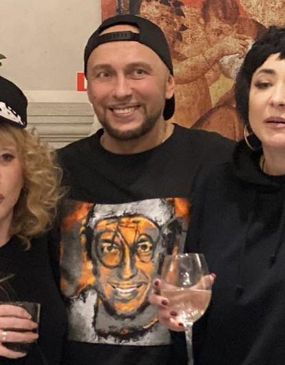 «Хочу от него ребенка»: Лолита развеселила Пугачеву на дне рождения известного дизайнера (видео)