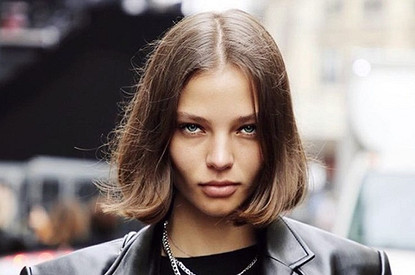 Алеся Кафельникова вышла в свет с округлившимся животом на фоне слухов о беременности