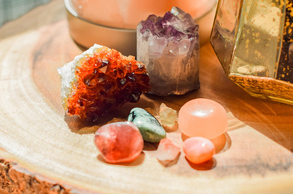 Как выбрать камень-талисман: психология, гороскоп и научный подход