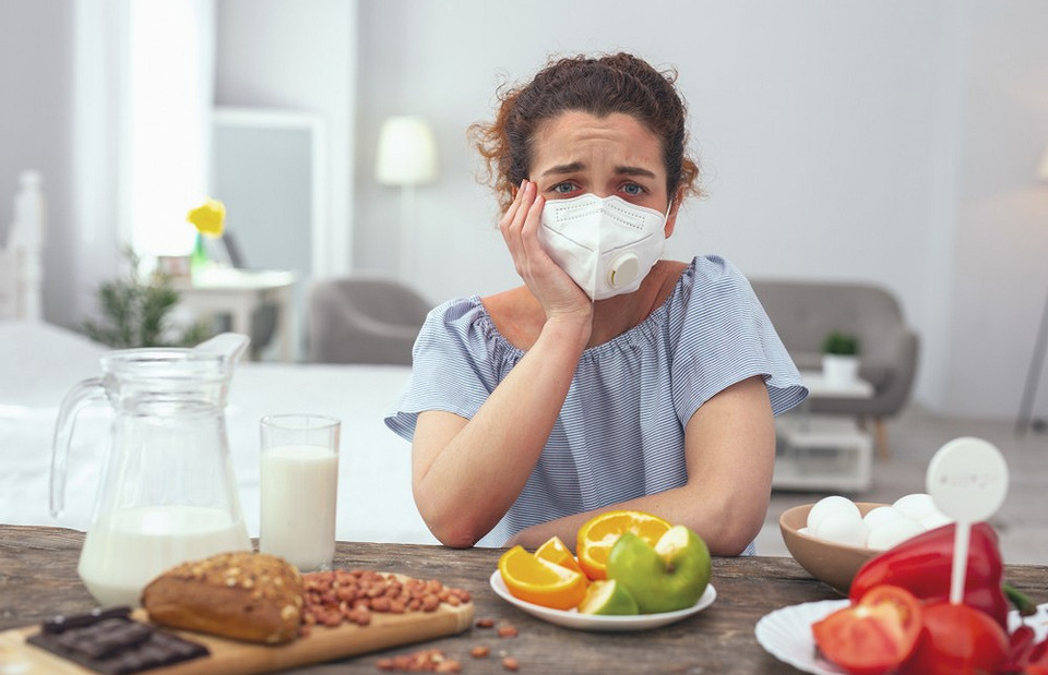 10 вопросов аллергологу: о вреде стресса, опасной еде и правильной защите от пыльцы
