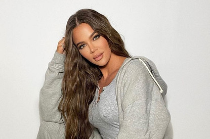 Хлои Кардашьян требует удалить ее слитое фото в купальнике без ретуши