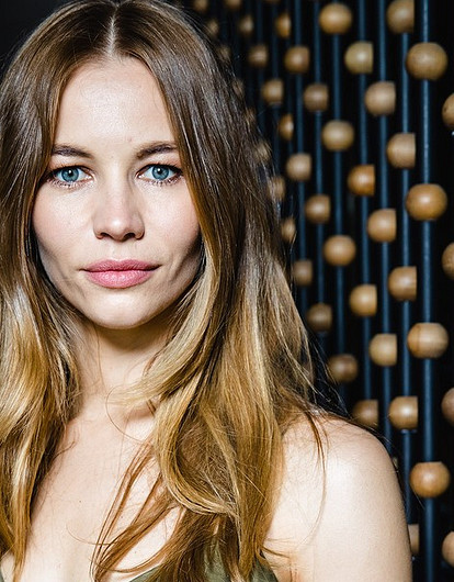 Светлана Устинова спустя 15 лет: как изменилась звезда боевика «Бумер. Фильм второй»