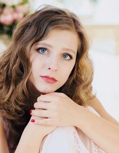 Беременная Лиза Арзамасова кардинально сменила имидж