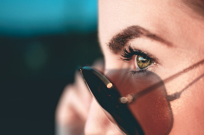 6 главных опасностей для глаз летом