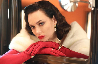 Настасья Самбурская перекрасила волосы в стиле Круэллы Де Виль