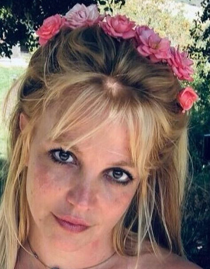 Отец Бритни Спирс заявил, что певица болеет деменцией