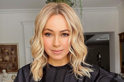 Яна Рудковская перестала скрывать лицо младшего сына от суррогатной матери