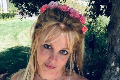 Отец Бритни Спирс заявил, что певица болеет деменцией