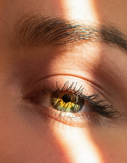 Стрелки невидимкой или локоны на носок: пройди тест и узнай, какой из бьюти-трендов TikTok тебе подходит