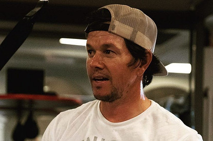 «Для роли»: Марк Уолберг показал, как располнел на 13 килограммов вслед за Уиллом Смитом