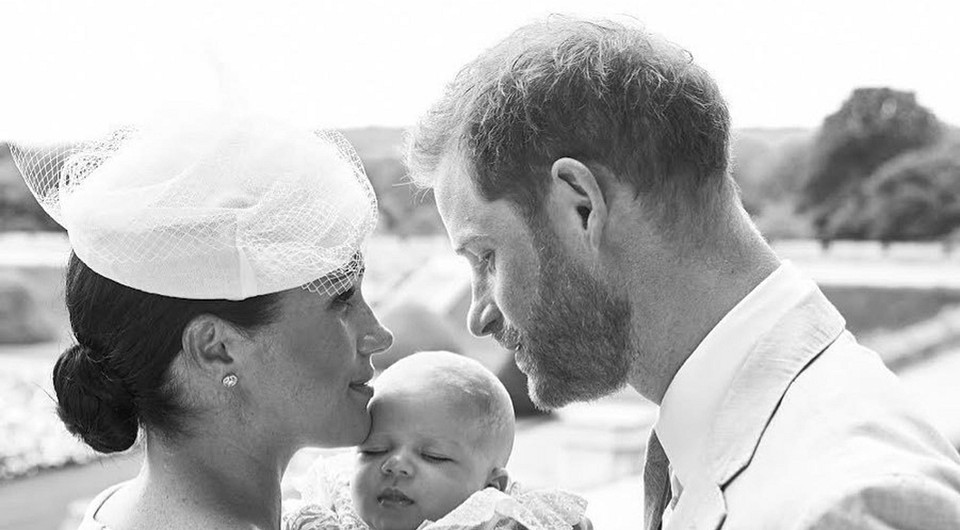 Елизавета II, принц Уильям и принц Чарльз поздравили сына Меган Маркл и принца Гарри с днем рождения
