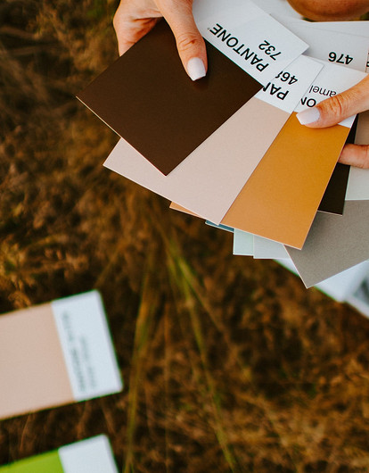 Модные цвета 2021 года в одежде: на что делать ставку и как правильно сочетать