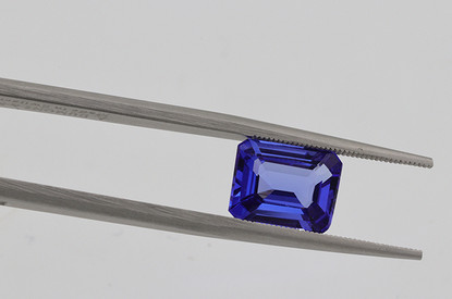 Магические свойства камня танзанит: как носить, чтобы стать успешным, и в каких случаях он может навредить