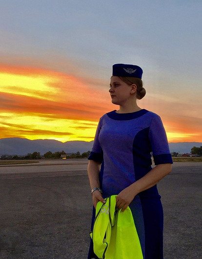 «Похудела ради работы на 11 килограммов»: все о профессии стюардесса на примере историй трех бортпроводниц