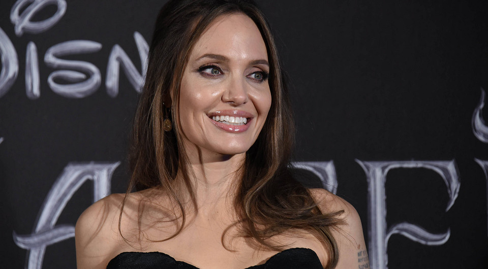 Анджелина Джоли спровоцировала слухи о романе с бывшим мужем (и это не Брэд Питт)