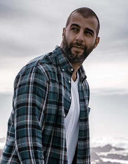 Иван Ургант потроллил Губерниева после его ссоры с Бузовой