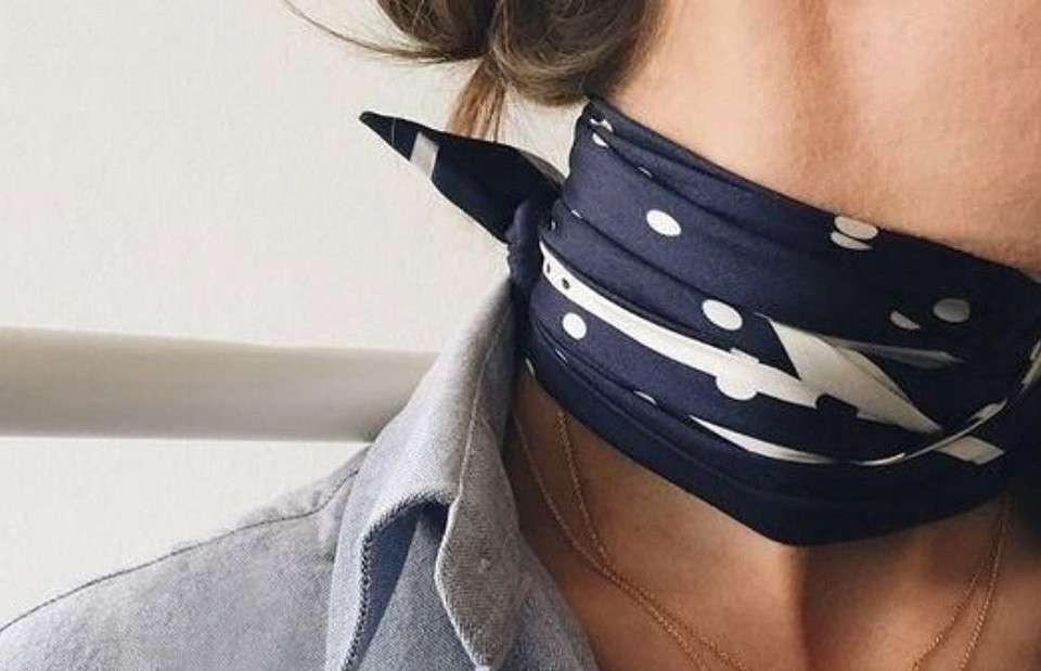 10 способов стильно завязать платок (на шее — только два из них)
