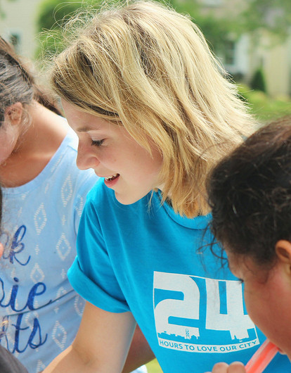 Волонтерство с юных лет: учим детей помогать другим и понимать, кому нужна помощь