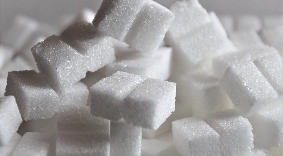Чем можно заменить сахар в рационе: полезные (и вкусные) альтернативы и лайфхаки