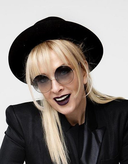 Лайма Вайкуле кардинально сменила имидж (теперь брюнетка)