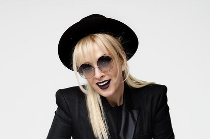 Лайма Вайкуле кардинально сменила имидж (теперь брюнетка)