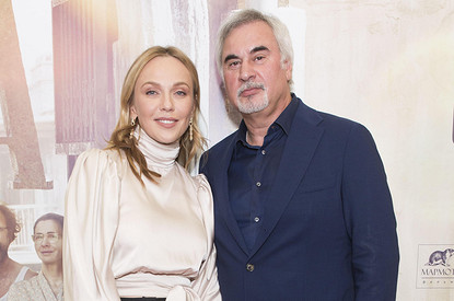 Альбина Джанабаева показала редкий семейный снимок с детьми и поздравила Валерия Меладзе с днем рождения