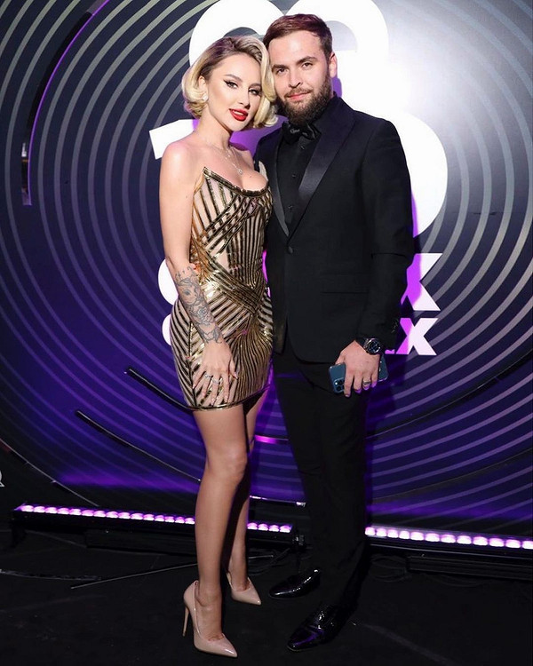 «Мы одно целое, мы неделимы»: неудачи в личной жизни и большая любовь солистки группы Artik&Asti