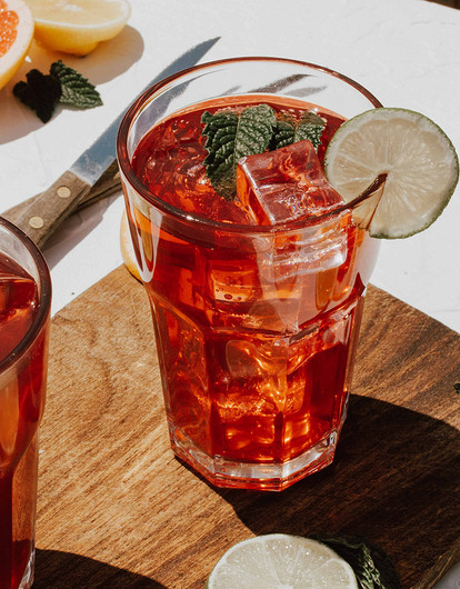 Всех спасет чайный гриб: что есть и пить в изнуряющую жару (а от чего лучше отказаться)