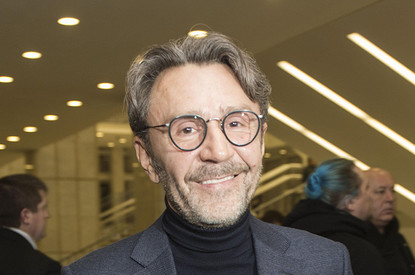 Сергей Шнуров из-за родов жены уехал с вечеринки ПМЭФ