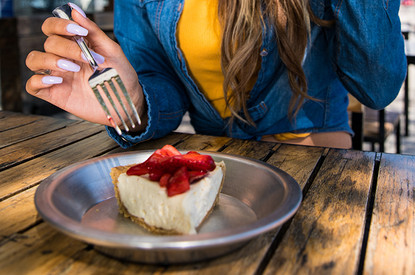 Не зажор, а читмил: 13 правил, которые помогут обмануть диету, но не перейти черту