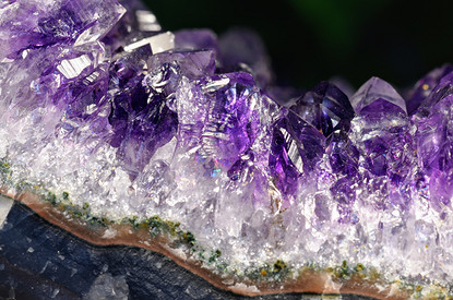 Магические свойства камня аметист: как носить, кому подходит, а кому нет (таблица по знакам зодиака)