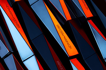 От подводки для не самых прямых рук до самой инстаграмной маски: 35 бьюти-новинок, чтобы встречать лето