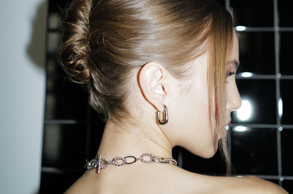 Прически на выпускной 2021: от самых простых до самых модных вариантов