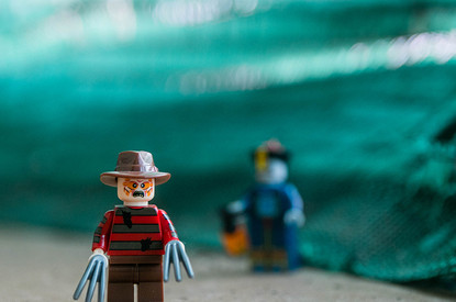 Монстры под кроватью: как детские страхи управляют нашей жизнью