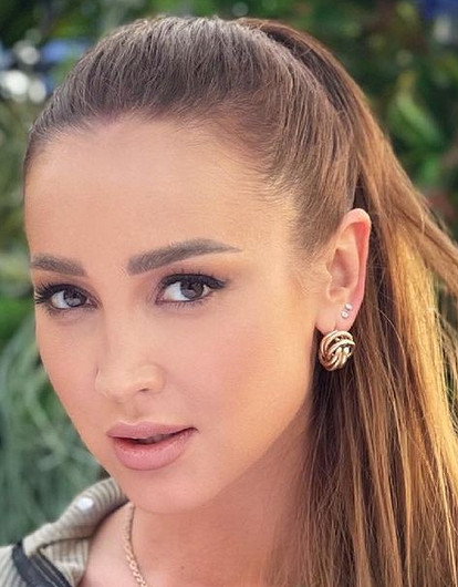 «Их уже забыли»: Ольга Бузова ответила на критику звезд из-за своего участия в спектакле МХАТа